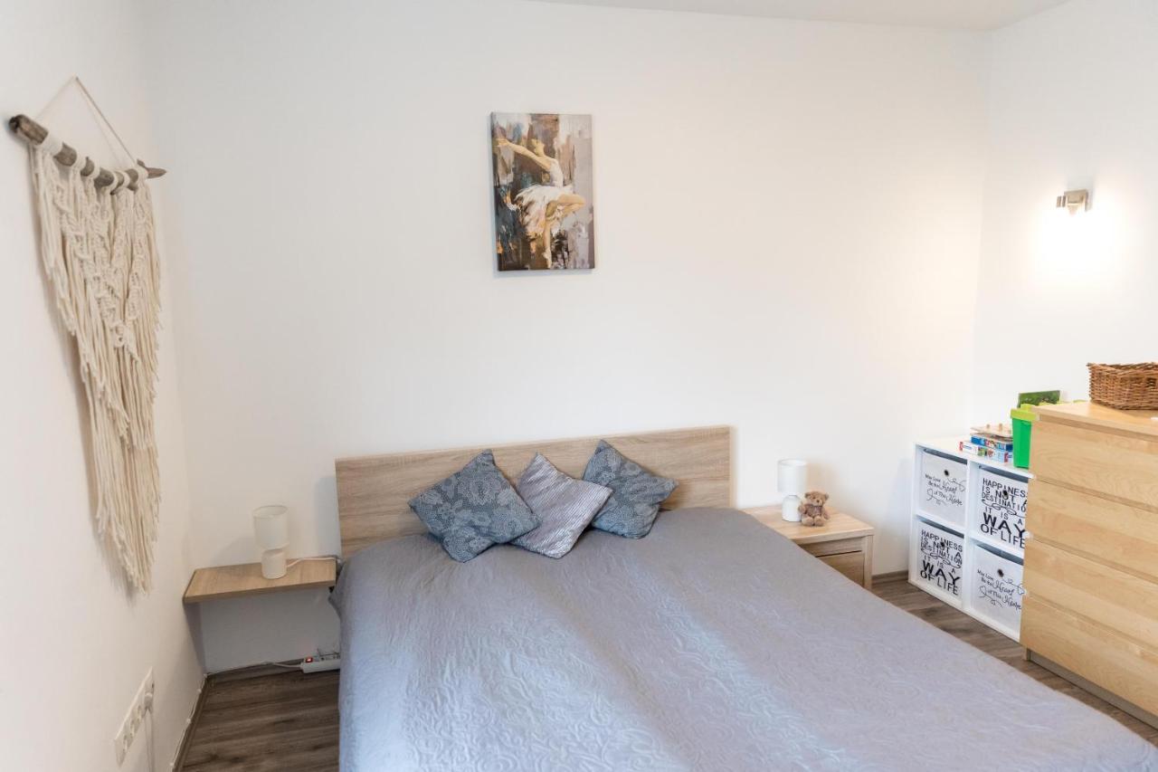 Sflower Apartman Егер Екстериор снимка
