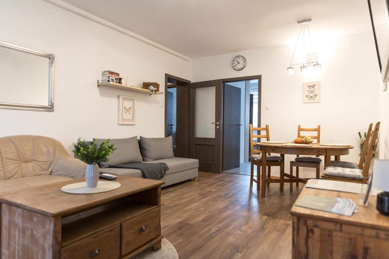Sflower Apartman Егер Екстериор снимка