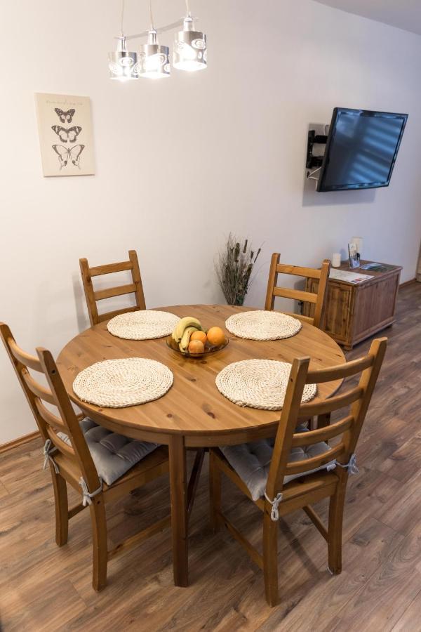 Sflower Apartman Егер Екстериор снимка